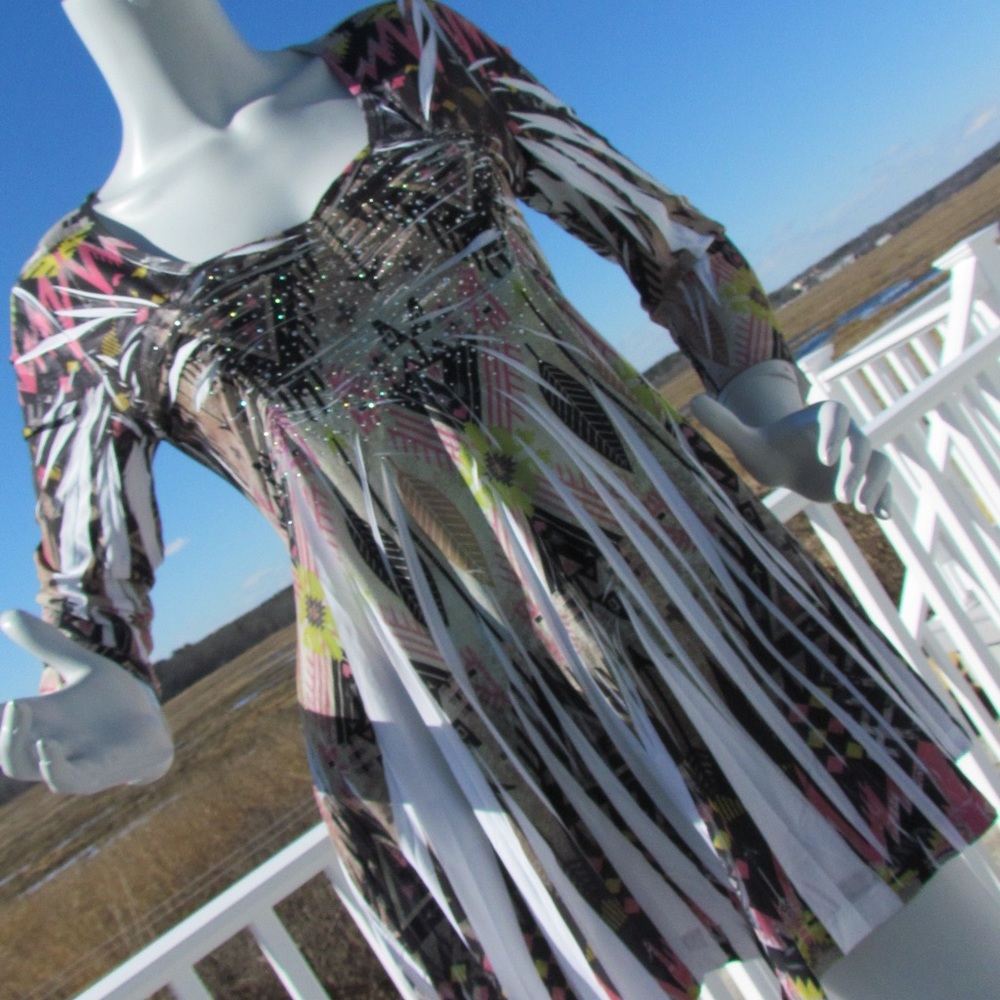The Pyramid Collection tunic top bling new without tag SMALL graceful pretty wow